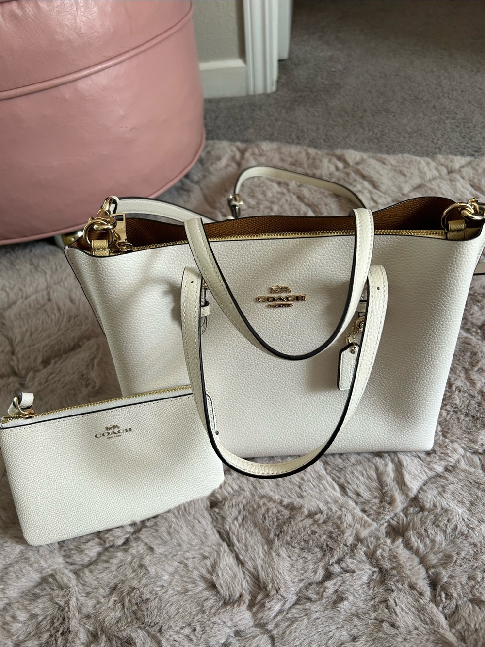Brand new Coach White Pebbled Leather Tote with Gold Hardware and Wristlet - Picture 2 of 16